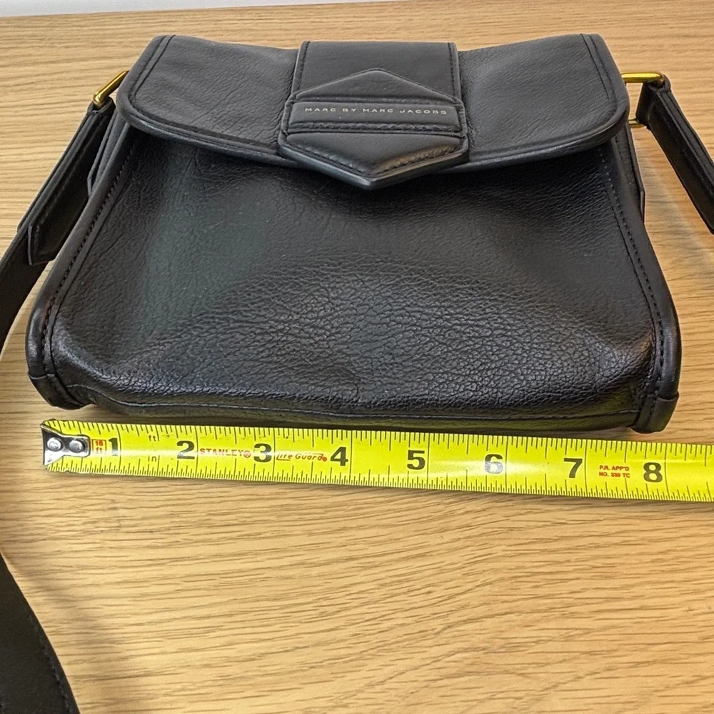 Marc by Marc Jacobs‎ Black Pebbled Leather Crossbody Bag Gold Logo Patch